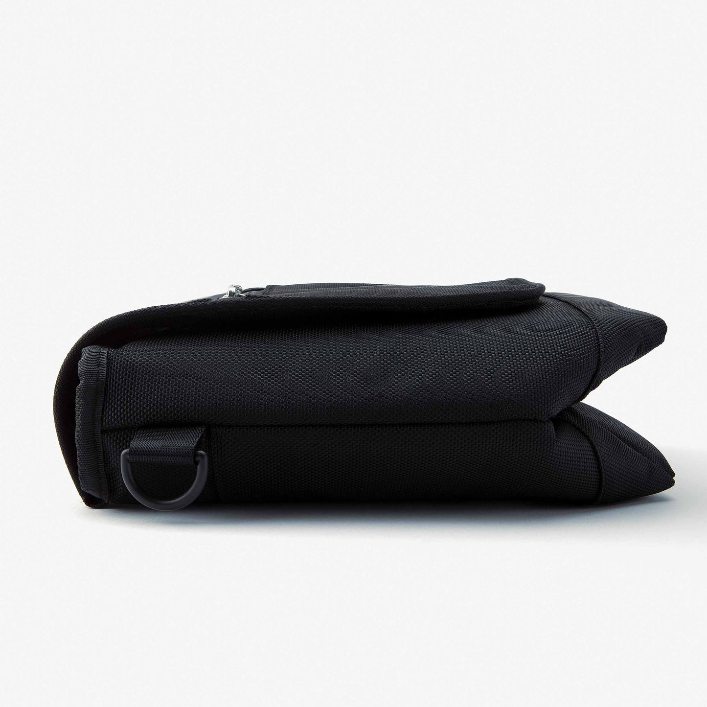 freezable-brooklyn-crossbody-p2 freezable-brooklyn-crossbody-black-ecofreeze-plus-flat_b62870bb-68b1-4c0c-846f-a30840c26944.jpg