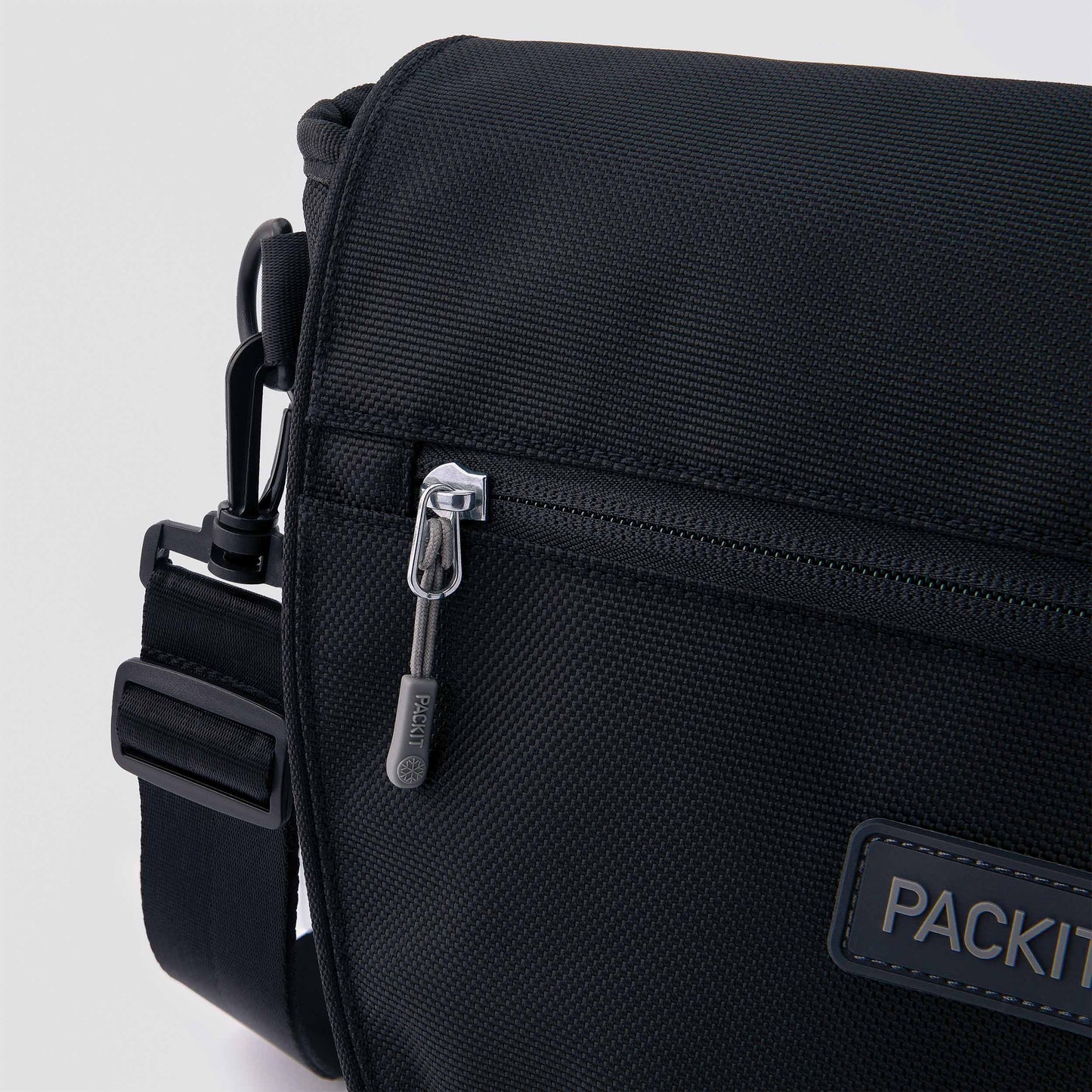 freezable-brooklyn-crossbody-a4 freezable-brooklyn-crossbody-black-ecofreeze-plus-zoom-zipper-pull.jpg